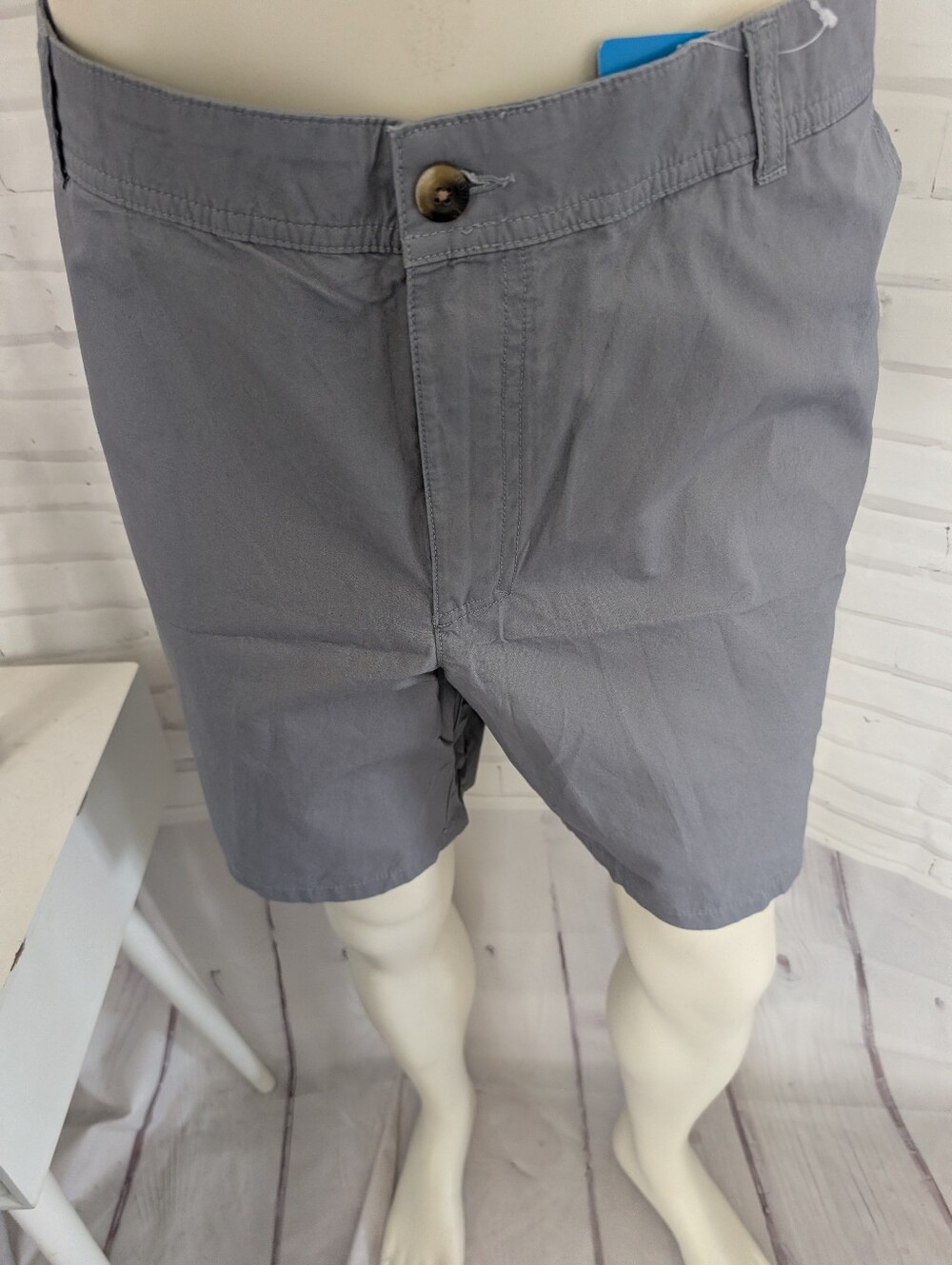 NWT Columbia Men's Classic Gray Shorts